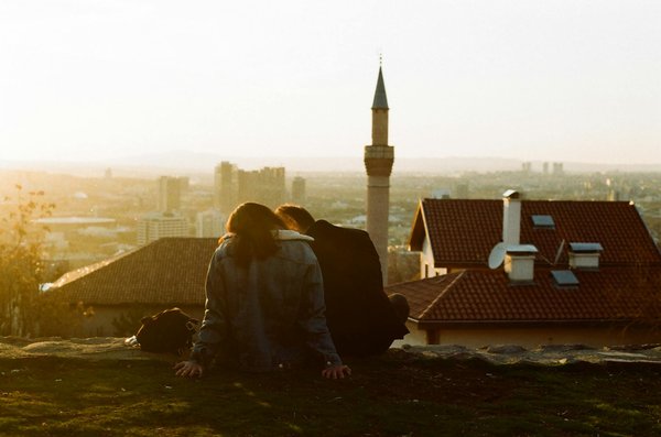 What Are the Best Ways to Save Money on a UK Vacation?